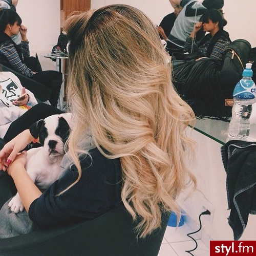 Blond Rozpuszczone Kręcone Na co dzień Długie Fryzury