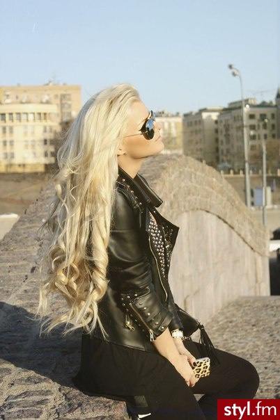 Blond Rozpuszczone Kręcone Na co dzień Długie Fryzury