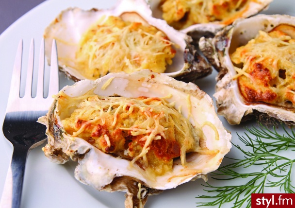 Ostrygi zapiekane z parmezanem. Restauracja Strefa. - Kuchnia