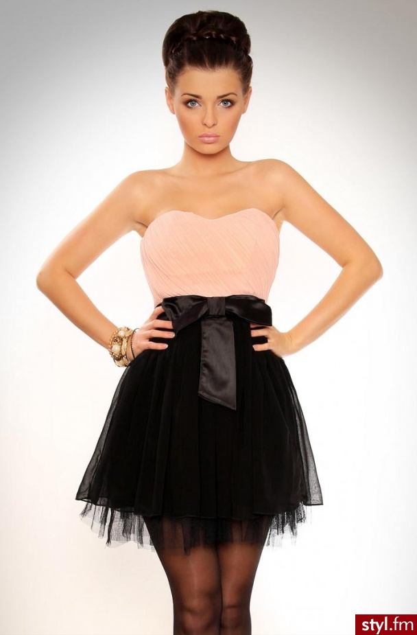 Sukienki Moda