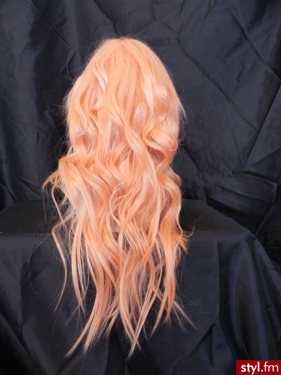 Blond Rozpuszczone Kręcone Na co dzień Długie Fryzury
