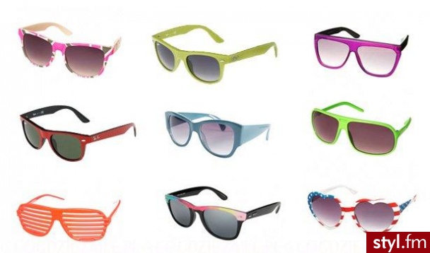 Oksy ;). Fajne okularki ;)
od lewej - wzorzyste Toshop, zielone Ray Ban 245 zł, różowo-czarne Topshop, czerwone Ray Ban 245 zł, turkusowe Mango 79 zł, zielone Topshop, pomarańczowe Topshop, tęczowe Roxy 299 zł, w kształcie serduszek Topshop - Nakrycia głowy Dodatki Moda