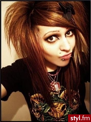 Jesli zdjecie już jest w galerii powiedz :) - EMO Alternatywne Średnie Fryzury