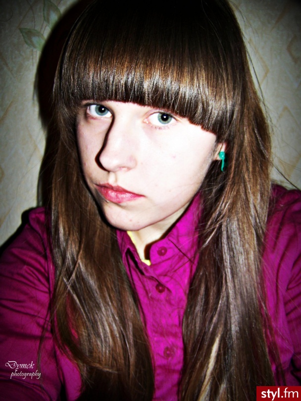 , - Średnie Fryzury