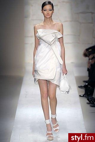 sukienka. Salvatore Ferragamo
Jeżeli już jest proszę o link - Pozostałe Ciuchy Moda