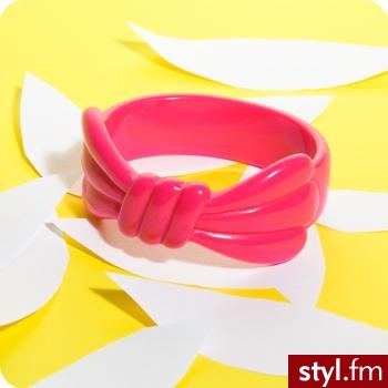 Śliczna plastikowa bransoletka. Moim zdaniem świetnie wygląda na ręce ;) Cena: $12 - Pozostałe Dodatki Moda
