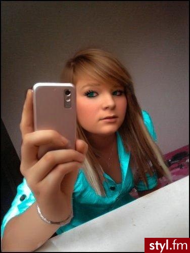 Średnie Fryzury