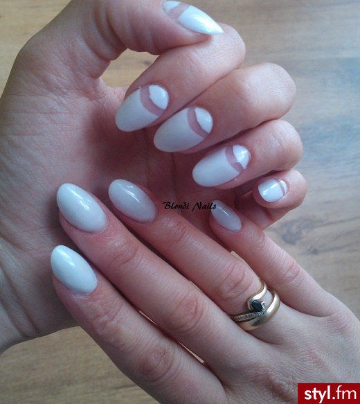 Blondi Nails - Migdałki Akryl Paznokcie