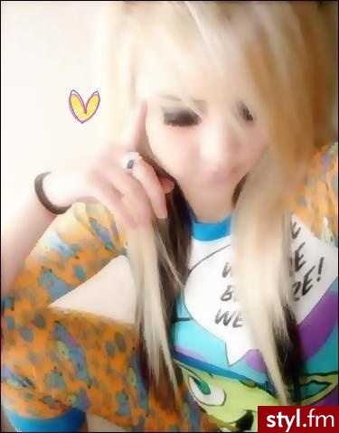 Katiee,,x - EMO Alternatywne Średnie Fryzury