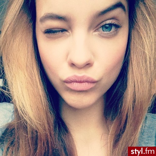 Średnie Fryzury