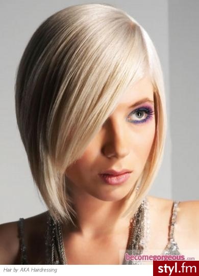 Blond Rozpuszczone Proste Na co dzień Średnie Fryzury