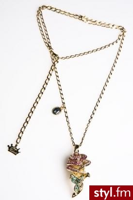 wisiorek. Disney Couture http://www.v.80spurple.com/ Jeżeli już jest proszę o link - Pozostałe Dodatki Moda