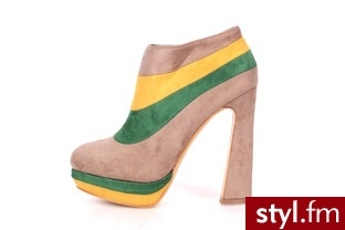 Te oryginalne botki - platformy znajdziecie na stronie:  ModneNiebo.pl - Botki Buty Moda