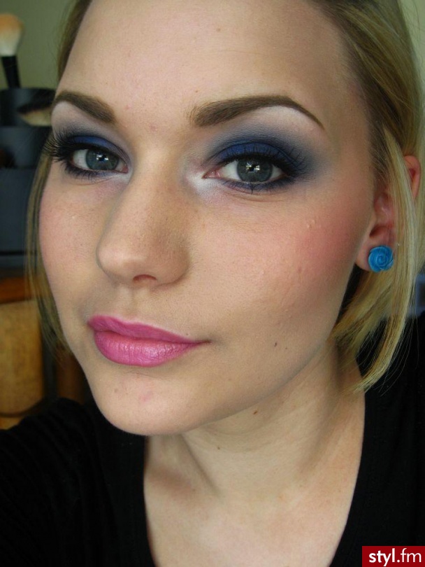 makijaż. Lips:
NYX Purple Rain lip liner
MAC VG Gaga lipstick
MAC Starlet Kiss lip glass - Makijaże