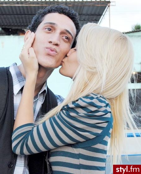 Blond Rozpuszczone Proste Na co dzień Średnie Fryzury