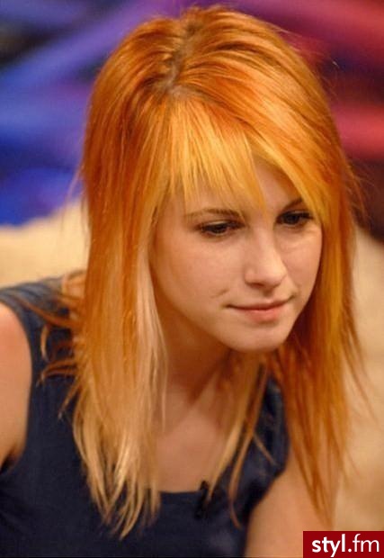 Średnie Fryzury