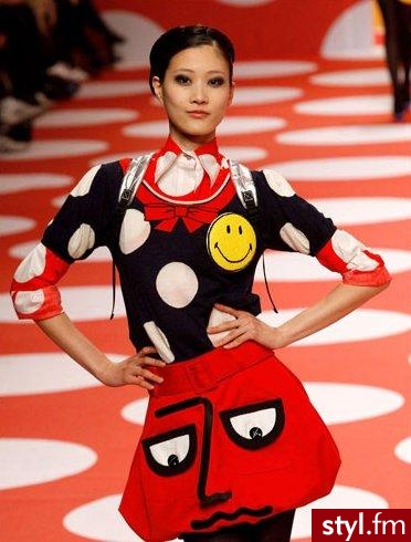 Wiem że zaraz zostanę zjechana ale wg mnie spódniczka rewelacyjna - Pozostałe Ciuchy Moda