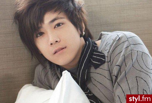 Lee Hong Ki - Średnie Męskie Fryzury