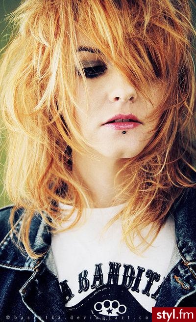 Blond Punk Rock Alternatywne Średnie Fryzury