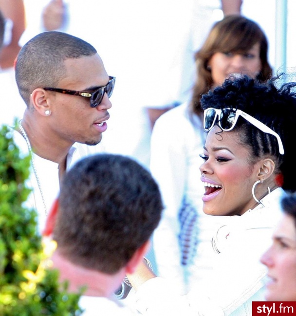 Tyana Taylor  & Chris Brown - Nakrycia głowy Dodatki Moda