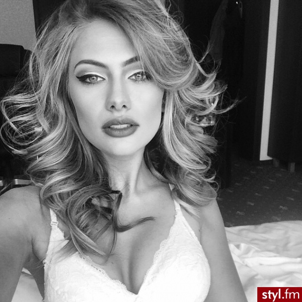 Blond Rozpuszczone Kręcone Na co dzień Średnie Fryzury