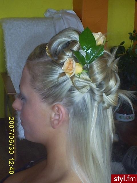 Ślubne Średnie Fryzury