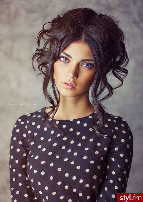 Średnie Fryzury