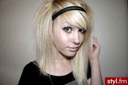 Średnie Fryzury