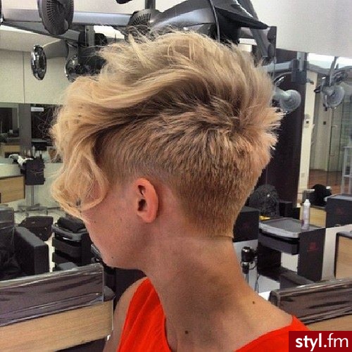 Blond Rozpuszczone Proste z grzywką Na co dzień Krótkie Fryzury