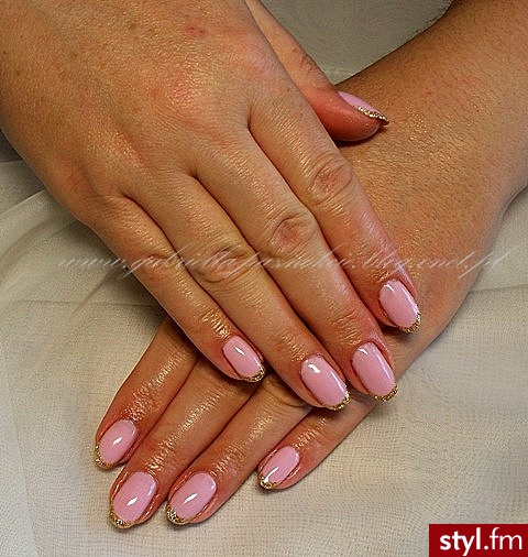 manicure hybrydowy  - Migdałki Żelami Naturalne Paznokcie