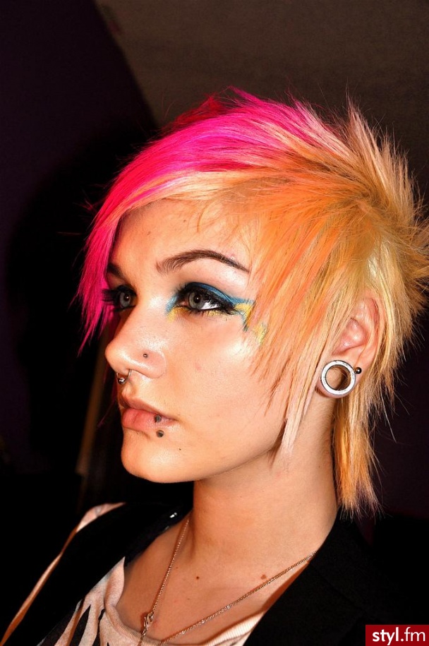 ... - Punk Rock Alternatywne Średnie Fryzury