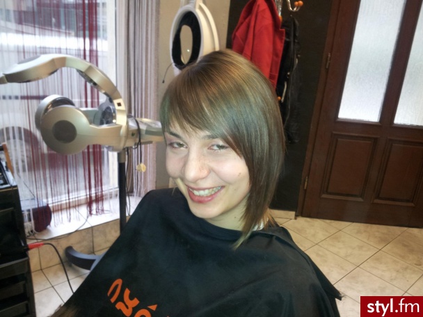 Zapraszam na www.facebook.com/HairByStaszewski - Blond Rozpuszczone Proste z grzywką Na co dzień Średnie Fryzury