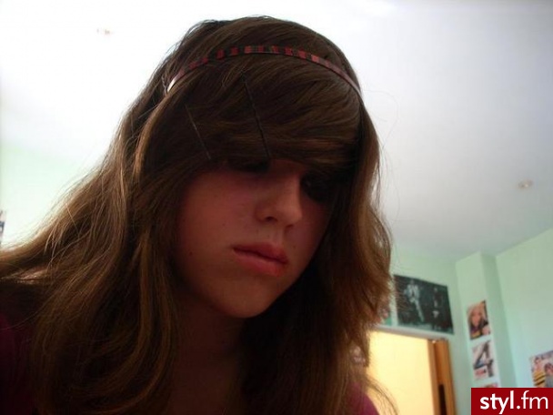 - - EMO Alternatywne Średnie Fryzury