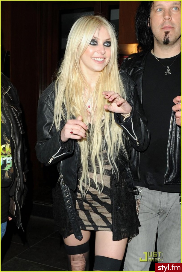 Taylor Momsen. Taylor Momsen - Długie Fryzury