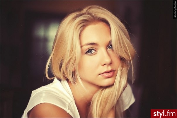 Blond Rozpuszczone Proste Na co dzień Średnie Fryzury