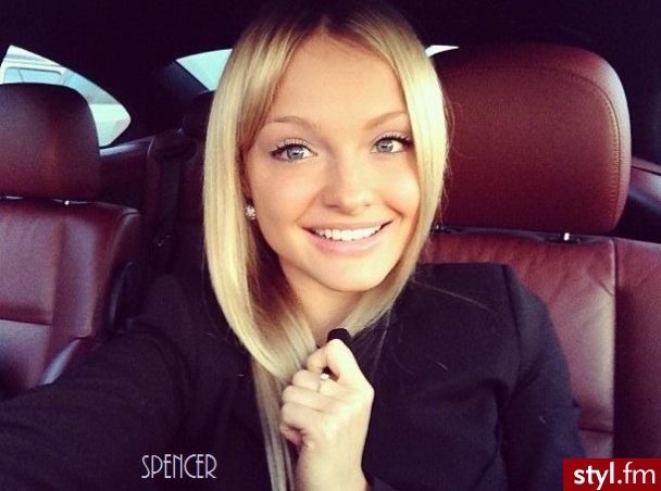 Blond Rozpuszczone Proste Na co dzień Średnie Fryzury