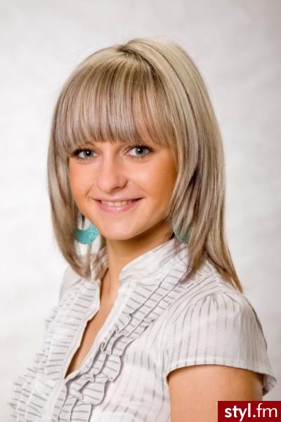 Średnie Fryzury