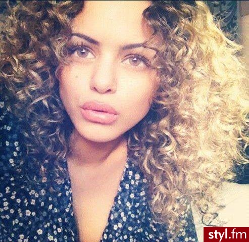 Blond Rozpuszczone Kręcone Na co dzień Długie Fryzury