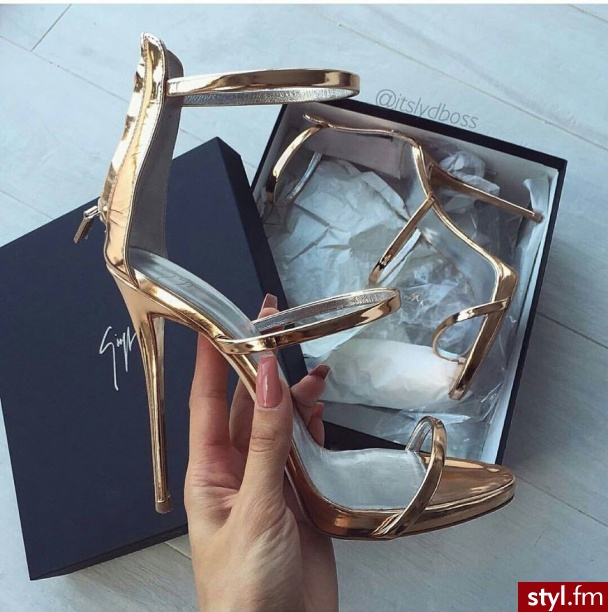 Szpilki Buty Moda