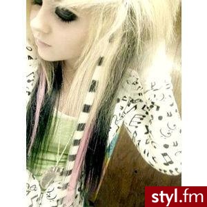 Jenn Curbstomp - EMO Alternatywne Średnie Fryzury