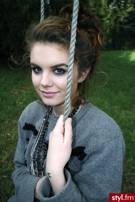 Średnie Fryzury
