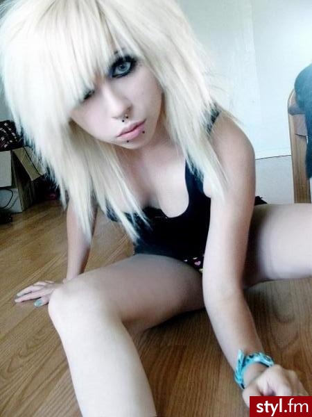  - Blond EMO Alternatywne Krótkie Fryzury