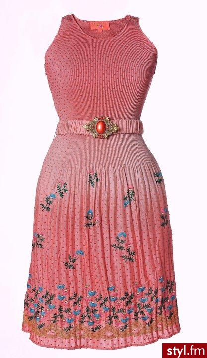 Sukienki Moda