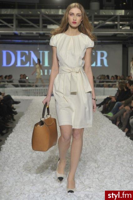 Sukienki Moda
