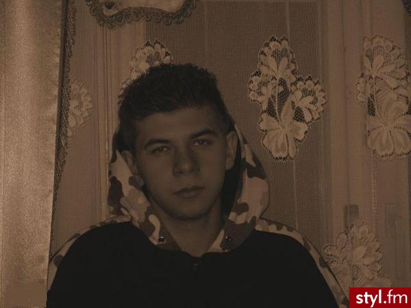 pedzio maniek :P - EMO Alternatywne Średnie Fryzury