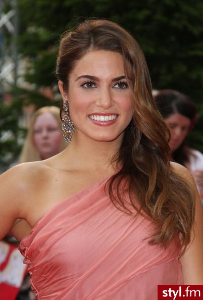 Nikki Reed - Brązowe Rozpuszczone Kręcone Na co dzień Długie Fryzury