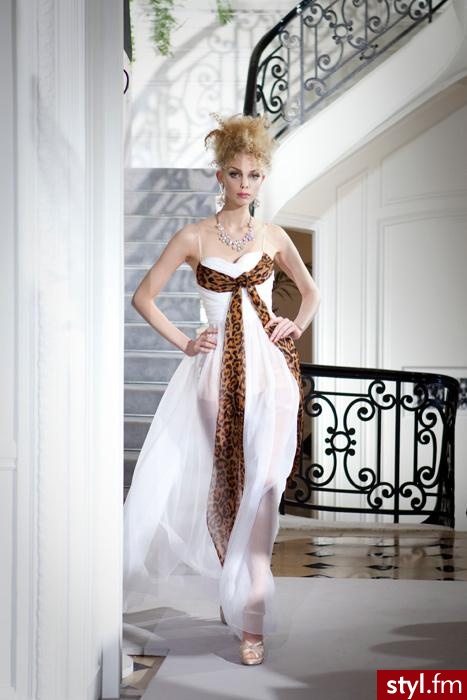Sukienki Moda