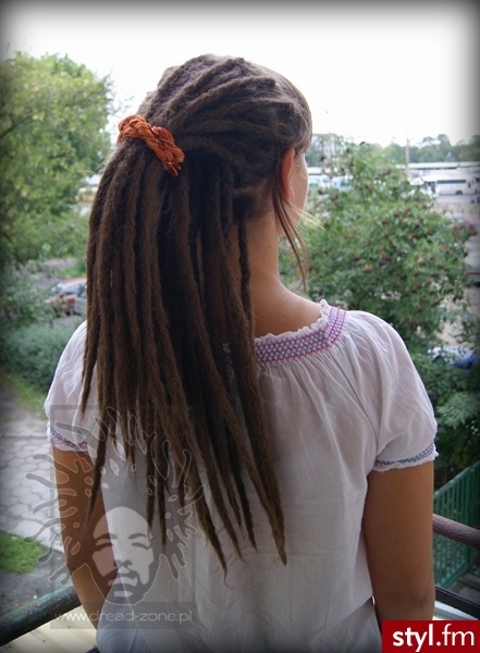 Dredy http://www.dread-zone.pl - Dredy Alternatywne Średnie Fryzury