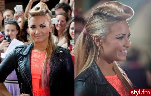 Demi Lovato - Blond Upięcie Proste Fryzury gwiazd Długie Fryzury