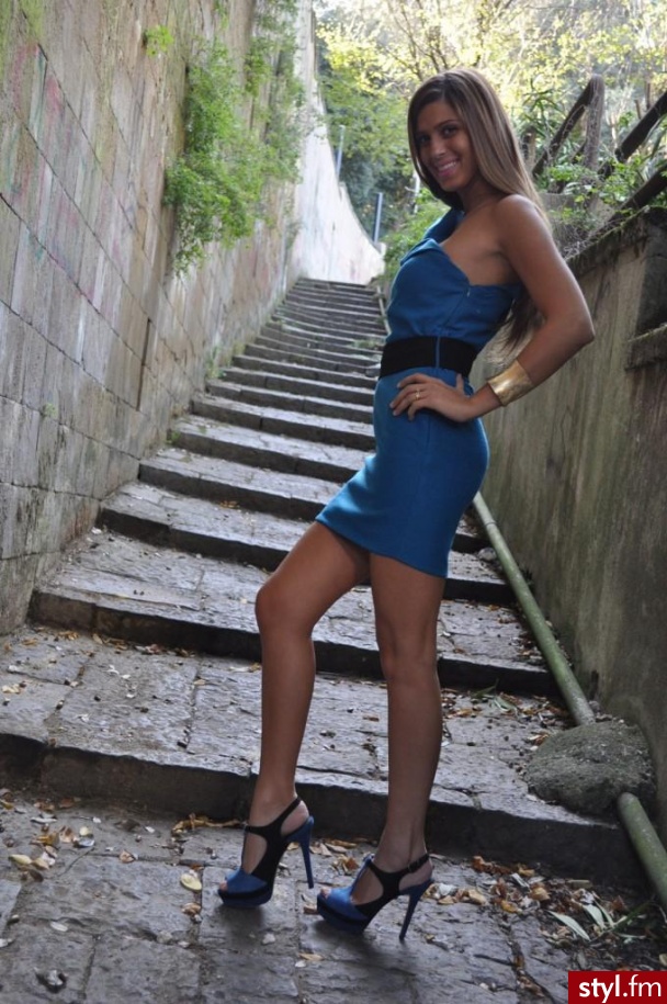 Sukienki Moda